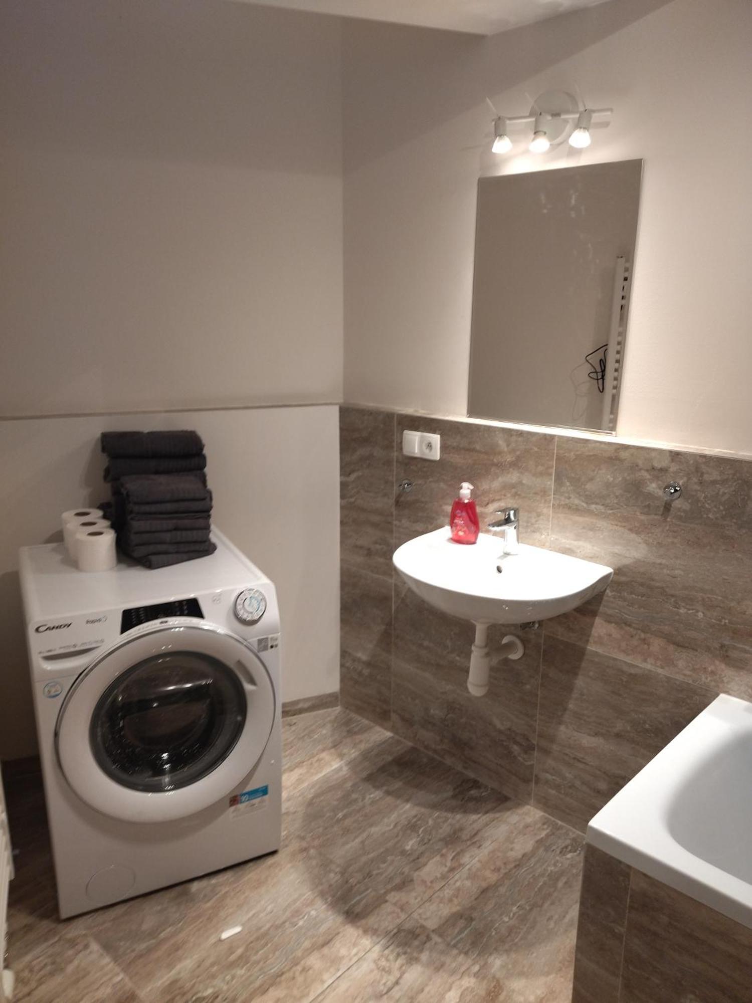 Brand New Studio Apartment #24 In Elite Residence With Free Secure Parking In The Center Прага Екстер'єр фото